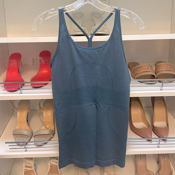 Lululemon blue swiftly tech strappy tank size 6 - Picture 2 of 5